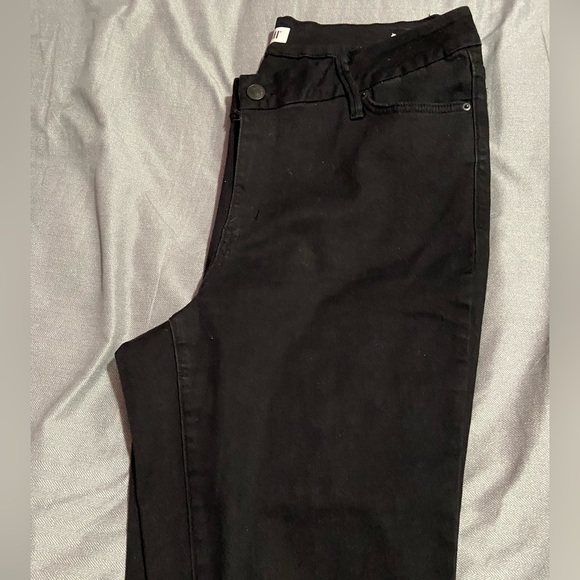 YMI Curvy Fit Ultra High Rise Skinny Jeans - Picture 2 of 4